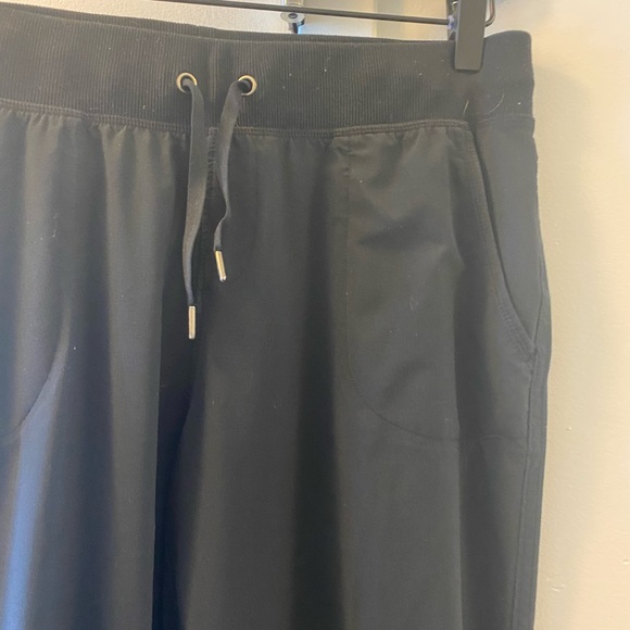 Athleta Attitude Jogger Pant Women’s Size 6 - Picture 14 of 16